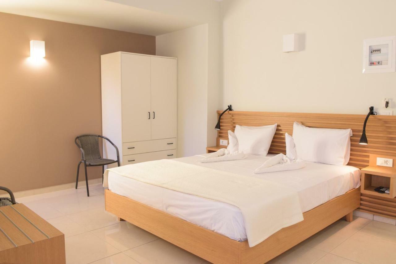 Mithos Premium Rooms Agia Marina Exterior foto